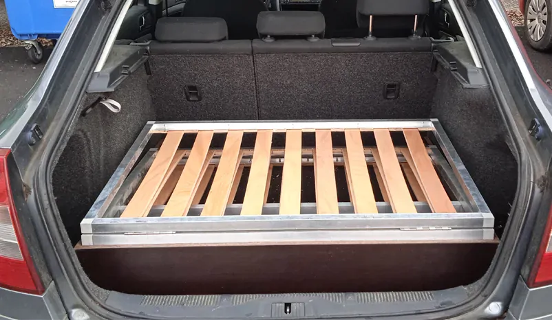 Pronájem spací vestavby - Škoda Octavia 2